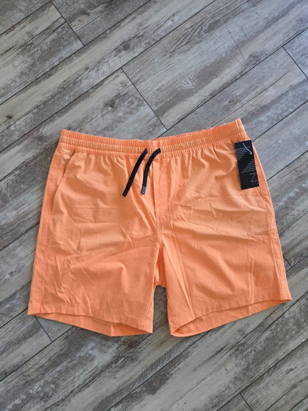 Zella Mens Orange Shorts Size L NWT